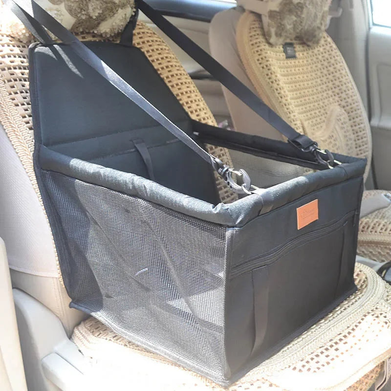 Siège Auto Douillet pour Chien – Voyagez en Sécurité et Confort avec Votre Petit Compagnon
